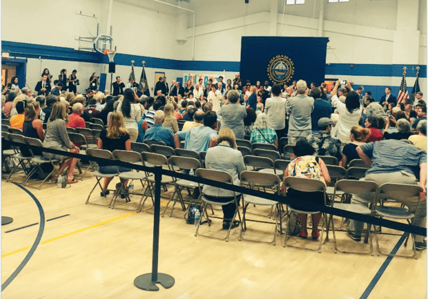 Hillary-Clinton-campaign-rally-concord-new-hampshire-empty-poll-president-2016-email-scandal-benghazi-democrat-620x433